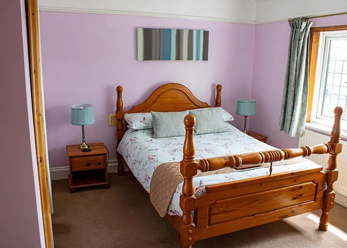 Burleigh House , A Cosy Retreat In Agatha Christie\'S Hometown