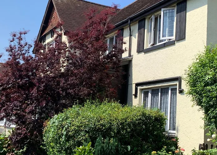 Burleigh House , A Cosy Retreat In Agatha Christie\'S Hometown